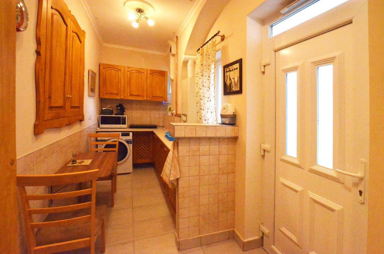 Bathory Apartman Appartement Eger Buitenkant foto