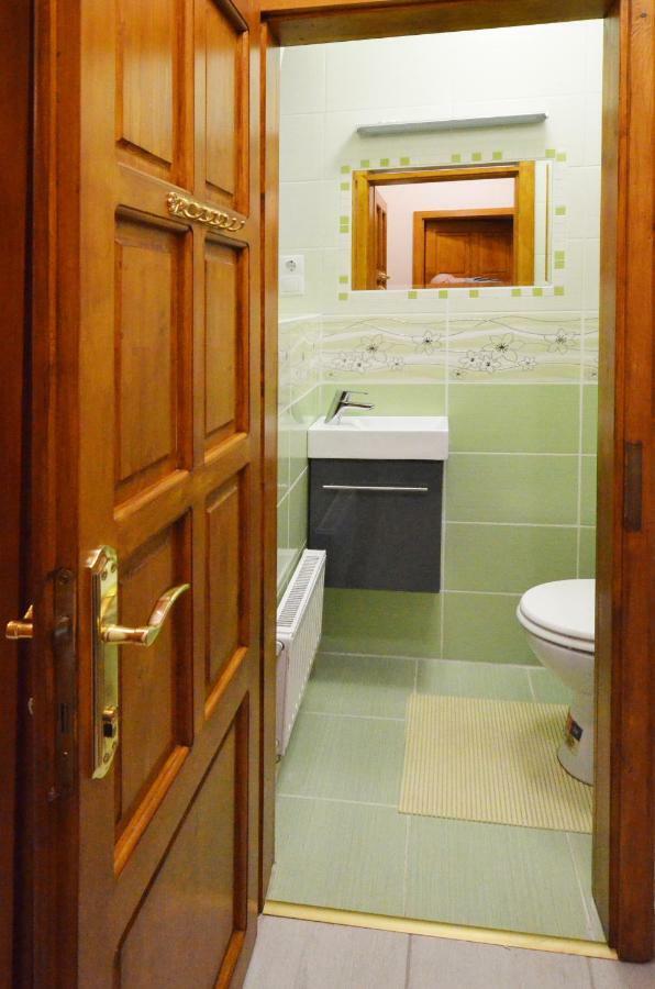 Bathory Apartman Appartement Eger Buitenkant foto
